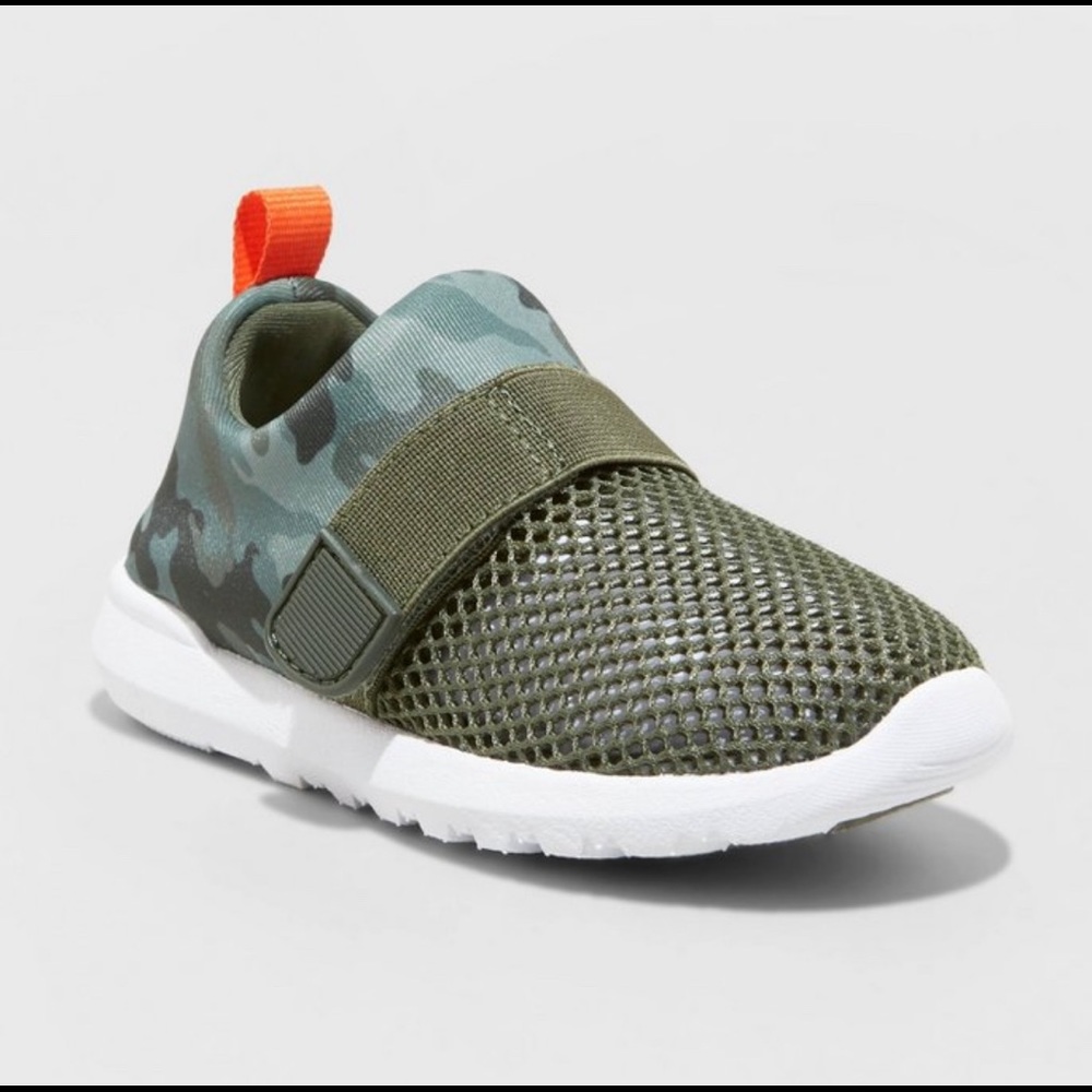 🐱Cat & Jack Camo Mesh Sneakers